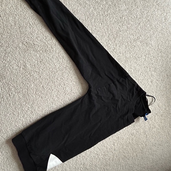 Adidas Crewneck - Picture 3 of 5